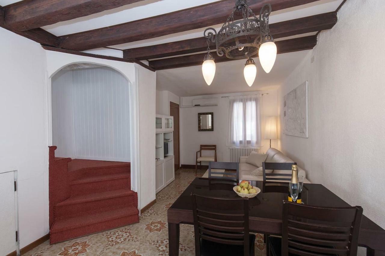 Le Ancore Apartment Few Steps From Biennale Art Venesia Bagian luar foto