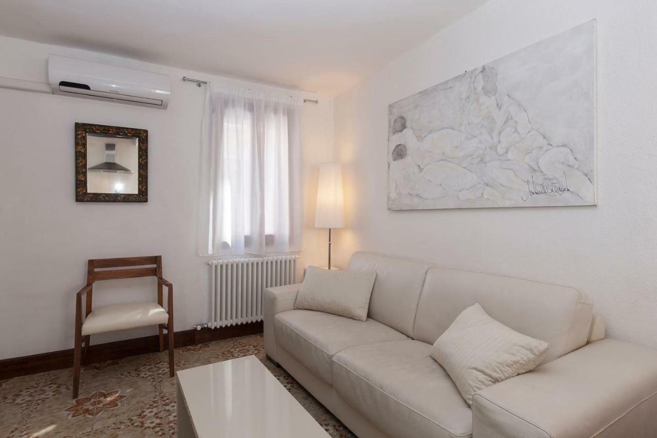 Le Ancore Apartment Few Steps From Biennale Art Venesia Bagian luar foto