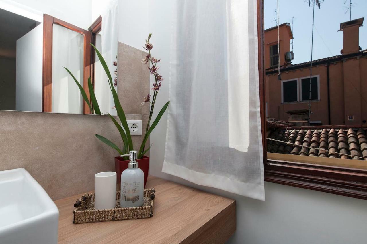 Le Ancore Apartment Few Steps From Biennale Art Venesia Bagian luar foto
