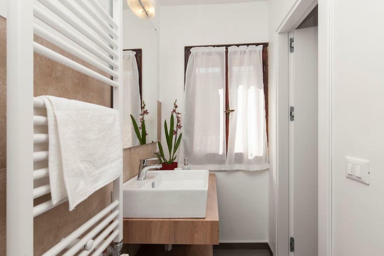 Le Ancore Apartment Few Steps From Biennale Art Venesia Bagian luar foto